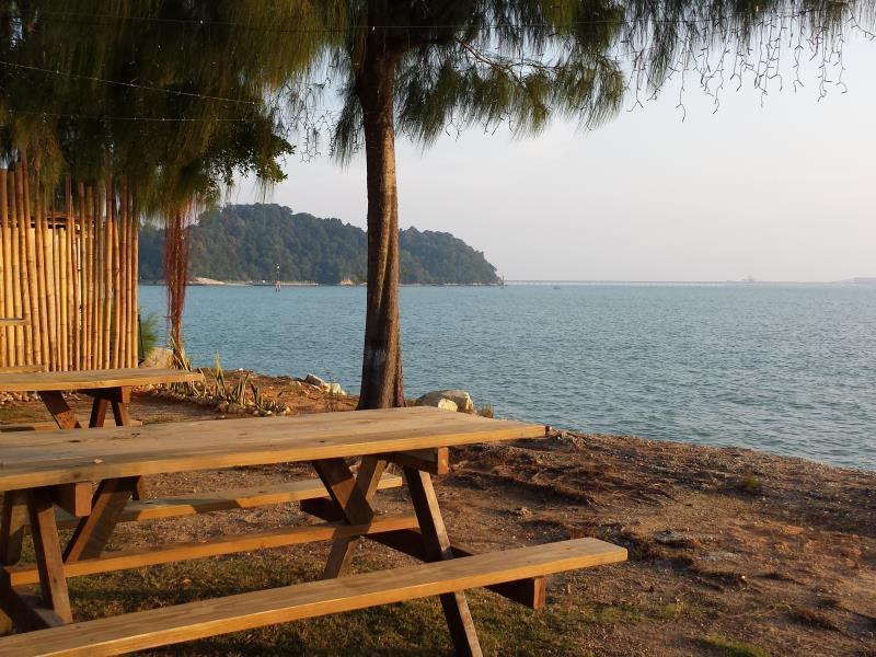 Rockbund Fishing Chalet Otel Lumut Dış mekan fotoğraf